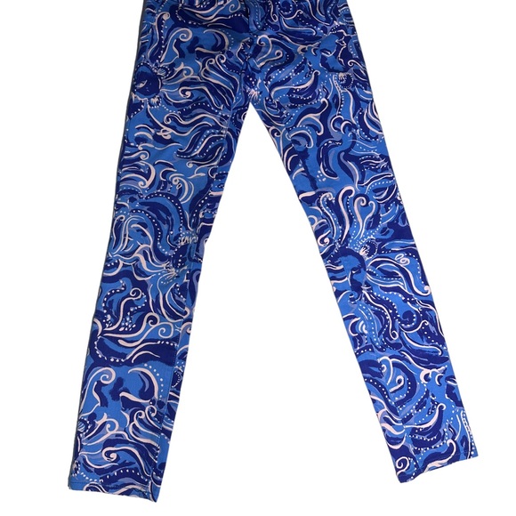 Lilly Pulitzer skinny jeans in size 00. Blue and white with gold hardware - Picture 14 of 16